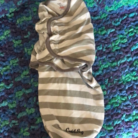 Cuddle bug swaddles - Picture 3 of 5